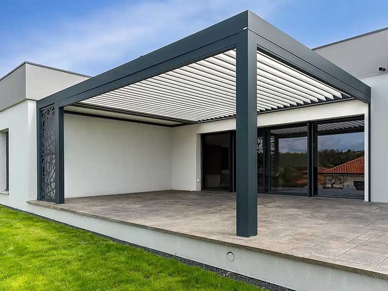Pergola bioclimatique aluminium en Gironde
