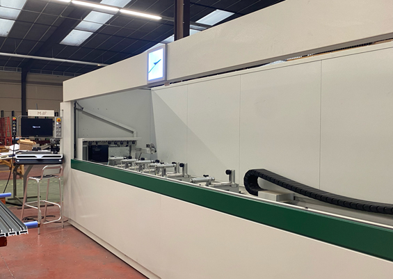  Fabrication de menuiseries PVC sur mesure dans notre atelier de Mérignac