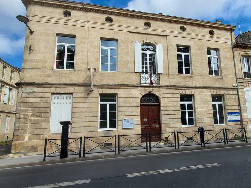  Remplacement de fenêtres PVC sur mesure lors d’une rénovation à Bordeaux